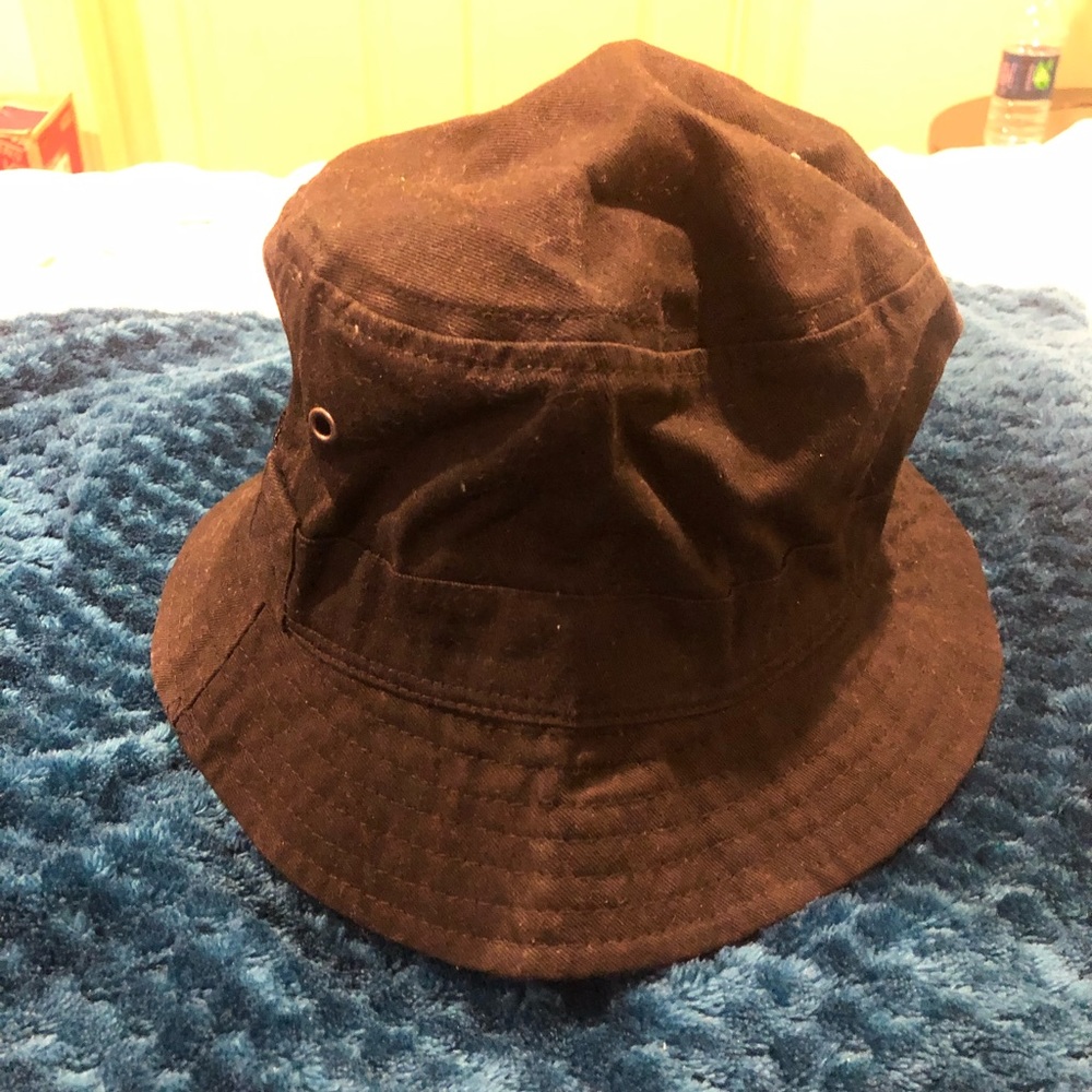 Bucket hat